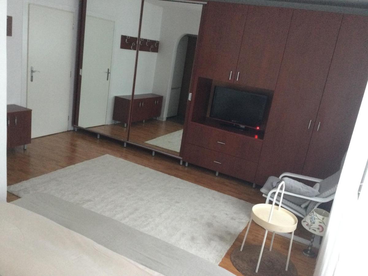 Studio Baneasa Apartment Bukares Bagian luar foto